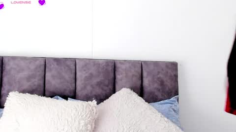 VeronicaTonu online show from February 23, 2025, 2:57 pm