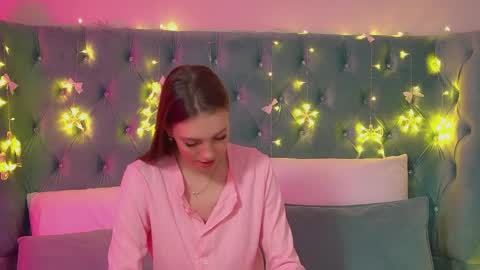 Veronica online show from December 23, 2025, 6:55 am