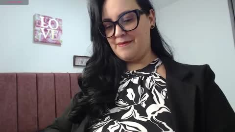 veroniicabbw_ online show from April 6, 2026, 12:28 pm