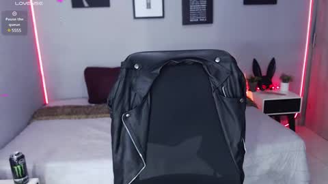 Miss Veronika online show from February 18, 2025, 3:10 pm