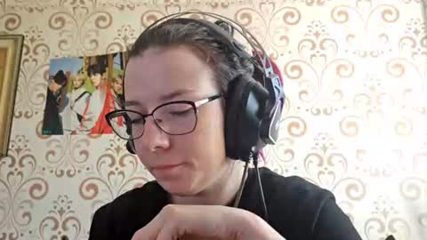 Snapshot of versieskains chatting on August 3, 2026, 8:13 am versieskains online show from August 3, 2026, 8:13 am