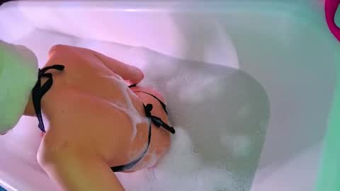 very_satrange_things online show from April 19, 2026, 4:12 am