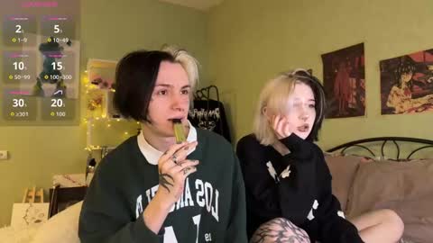 veryraretwins online show from October 23, 2025, 2:44 am