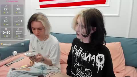 veryraretwins online show from May 14, 2026, 8:48 pm