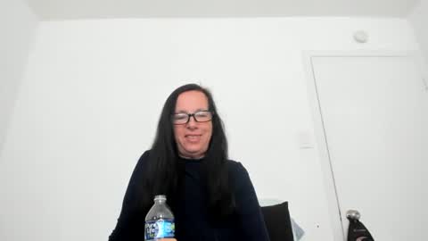 verysassypeachgoddess online show from June 4, 2026, 1:06 pm