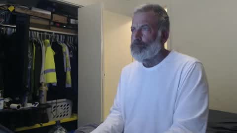 hairy man online show from January 31, 2025, 1:11 am