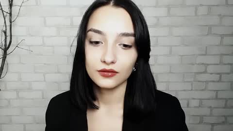 Ana online show from February 13, 2025, 5:33 pm