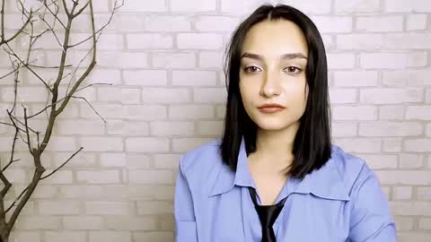 Ana online show from March 8, 2025, 11:37 am