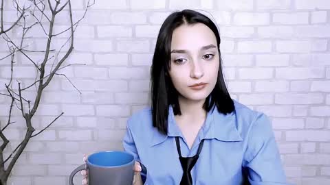 Ana online show from March 8, 2025, 2:40 pm