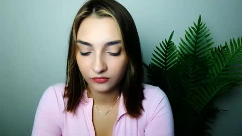 Ana online show from November 10, 2025, 5:23 pm