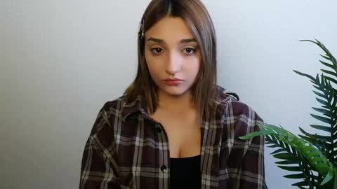 Snapshot of veryveryshygirl chatting on May 4, 2026, 7:15 am Ana online show from May 4, 2026, 7:15 am