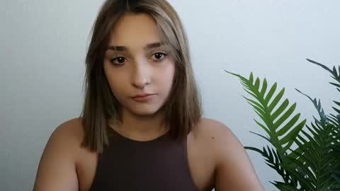 Snapshot of veryveryshygirl chatting on May 26, 2026, 9:27 am Ana online show from May 26, 2026, 9:27 am