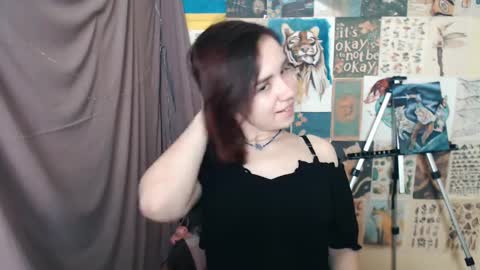 veryveryvery_shy online show from January 16, 2025, 6:46 am