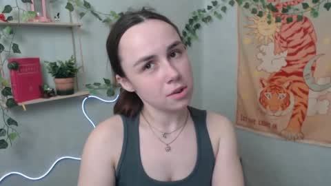 veryveryvery_shy online show from April 16, 2026, 5:47 pm