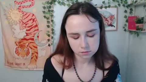 Snapshot of veryveryvery_shy chatting on July 8, 2026, 5:45 am veryveryvery_shy online show from July 8, 2026, 5:45 am