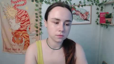 Snapshot of veryveryvery_shy chatting on July 16, 2026, 5:35 am veryveryvery_shy online show from July 16, 2026, 5:35 am