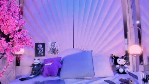 Vesper Velvet  online show from April 18, 2026, 5:22 am