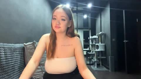 Esta online show from November 16, 2025, 6:02 pm