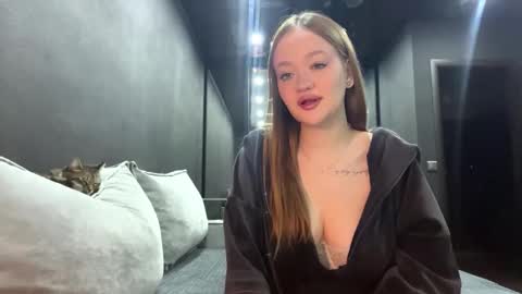 Esta online show from November 28, 2025, 3:14 pm