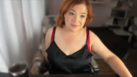 Snapshot of vi__vixen chatting on July 25, 2026, 12:25 pm Vi Vixen online show from July 25, 2026, 12:25 pm