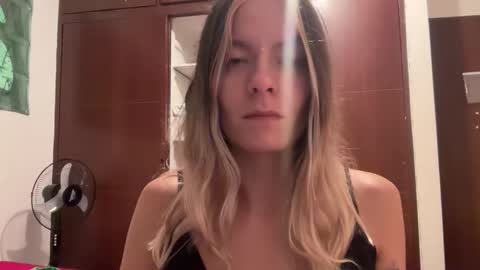 Snapshot of viajemos chatting on April 6, 2026, 1:58 am papichulo y mamichula online show from April 6, 2026, 1:58 am