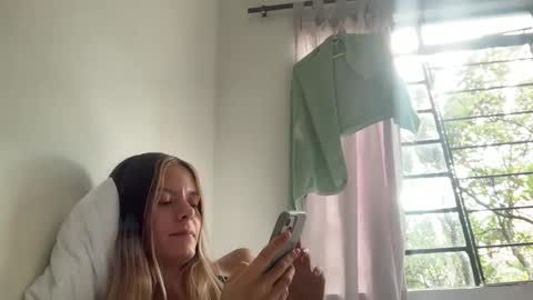 Snapshot of viajemos chatting on April 18, 2026, 8:53 pm papichulo y mamichula online show from April 18, 2026, 8:53 pm