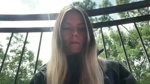 Snapshot of viajemos chatting on May 19, 2026, 12:00 pm papichulo y mamichula online show from May 19, 2026, 12:00 pm