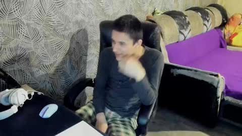 vialeras online show from March 8, 2025, 1:03 pm