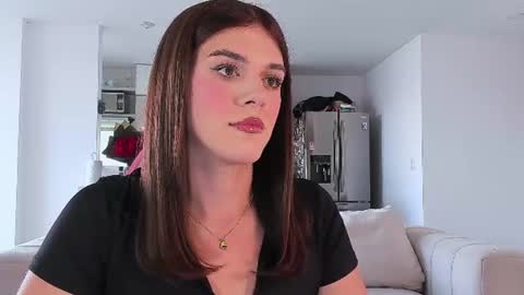 Snapshot of viamiel chatting on June 25, 2026, 9:52 pm Viamel online show from June 25, 2026, 9:52 pm