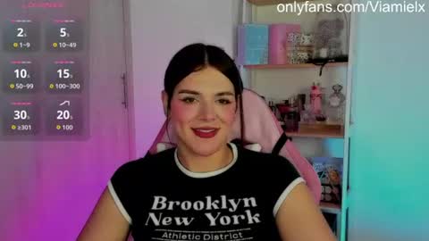 Snapshot of viamiel chatting on July 24, 2026, 3:15 am Viamel online show from July 24, 2026, 3:15 am