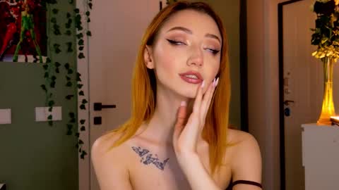 Snapshot of viaress chatting on September 17, 2025, 4:08 pm VIARESS online show from September 17, 2025, 4:08 pm