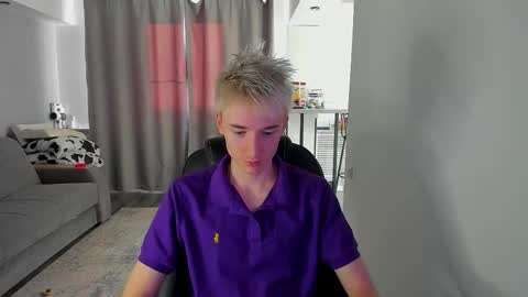 vibemygirl online show from September 20, 2025, 10:38 am