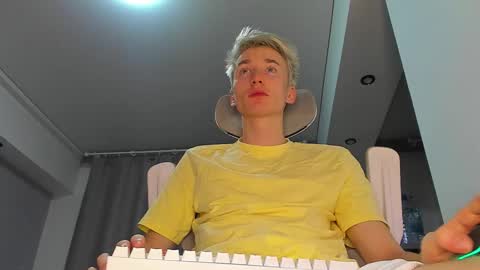 vibemygirl online show from October 15, 2025, 11:43 am