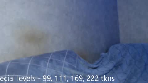 Anna  Tim online show from December 15, 2025, 4:44 pm