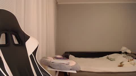 Amelia online show from December 2, 2024, 8:11 pm