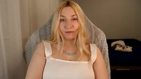 Amelia online show from December 5, 2025, 5:53 pm