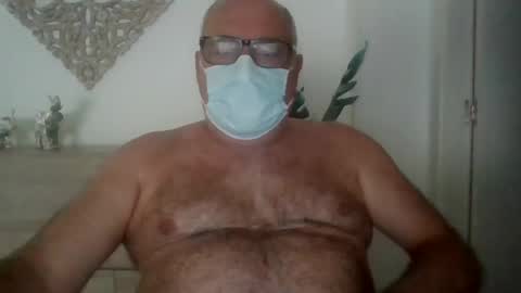 Snapshot of vic_manu chatting on July 8, 2026, 8:30 am vic_manu online show from July 8, 2026, 8:30 am
