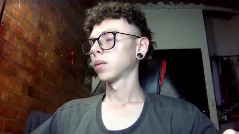 Vicent Brais online show from February 16, 2025, 11:59 pm