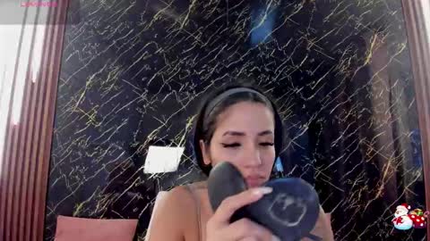 Snapshot of vichy_evans chatting on January 15, 2026, 7:06 pm Vichy Everyday From 1400 to 2130 Col Time online show from January 15, 2026, 7:06 pm