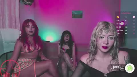 Sophie and Stan  online show from October 6, 2025, 3:15 am