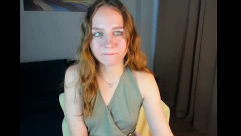 Snapshot of vicki_milles chatting on July 29, 2026, 12:53 am vicki_milles online show from July 29, 2026, 12:53 am