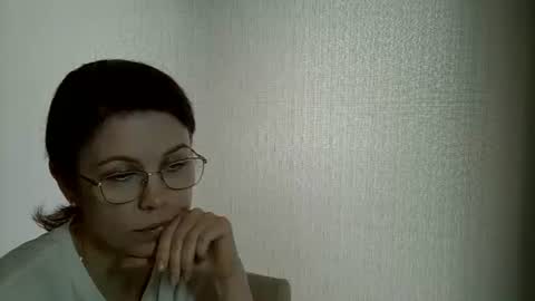 vickii__ online show from May 28, 2026, 8:11 am