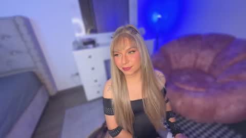 Snapshot of vicky_hot_x chatting on July 9, 2026, 12:04 am online show from July 9, 2026, 12:04 am