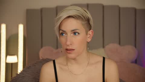 vickysecret96 online show from January 28, 2025, 5:35 pm