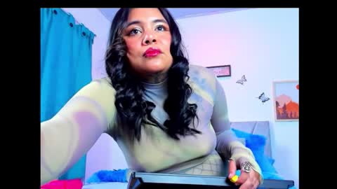 Snapshot of victoria_16_ chatting on December 4, 2025, 5:17 am victoria_16_ online show from December 4, 2025, 5:17 am