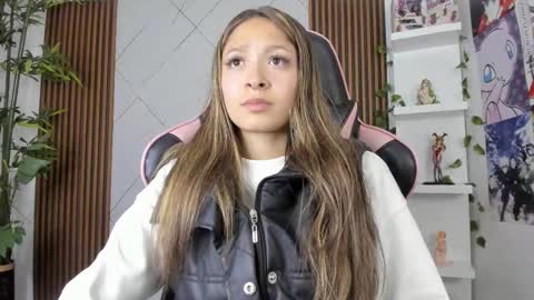  Victoria for you  online show from February 14, 2025, 12:47 pm