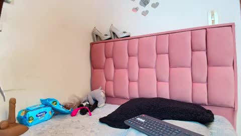 Victoria online show from April 9, 2026, 2:33 am