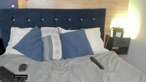 Victoria online show from October 1, 2025, 8:59 pm