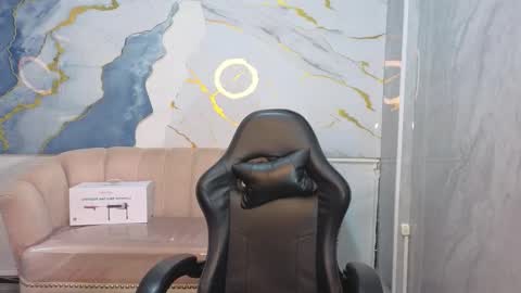 victoria_castillo_b online show from March 28, 2026, 1:00 pm