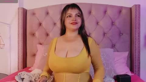 victoria_cherry_ online show from December 15, 2025, 11:25 am
